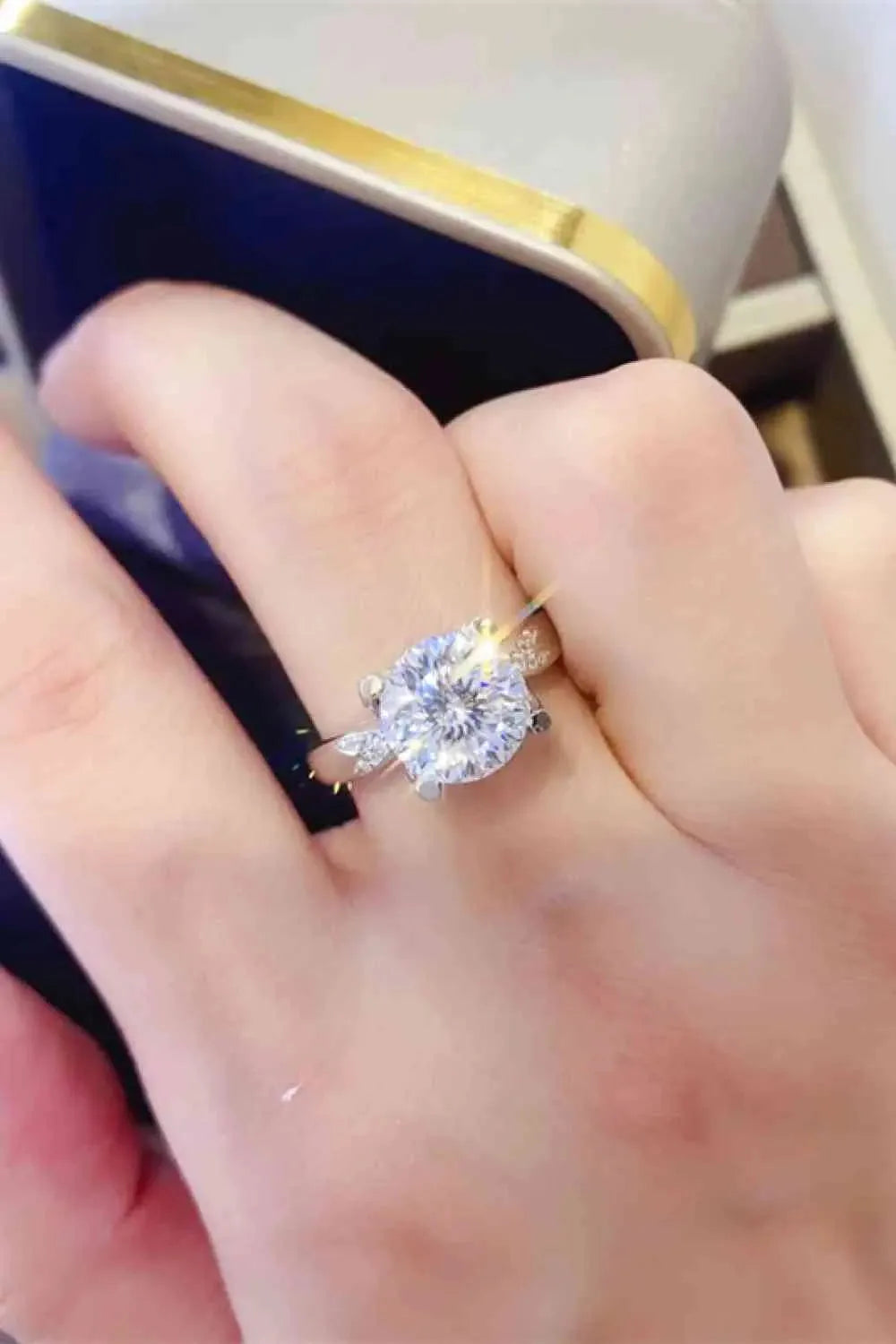 2 Carat Moissanite 925 Sterling Silver Ring Moissanite - Tophatter Daily Deals